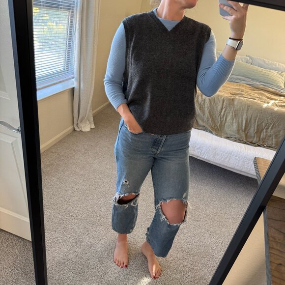 Vintage Charter Club Dark Gray Lambs Wool Sweater Vest Size Medium - Picture 2 of 7